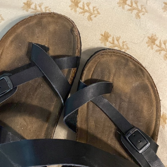 Around-ankle sandals size 9 - Picture 3 of 3